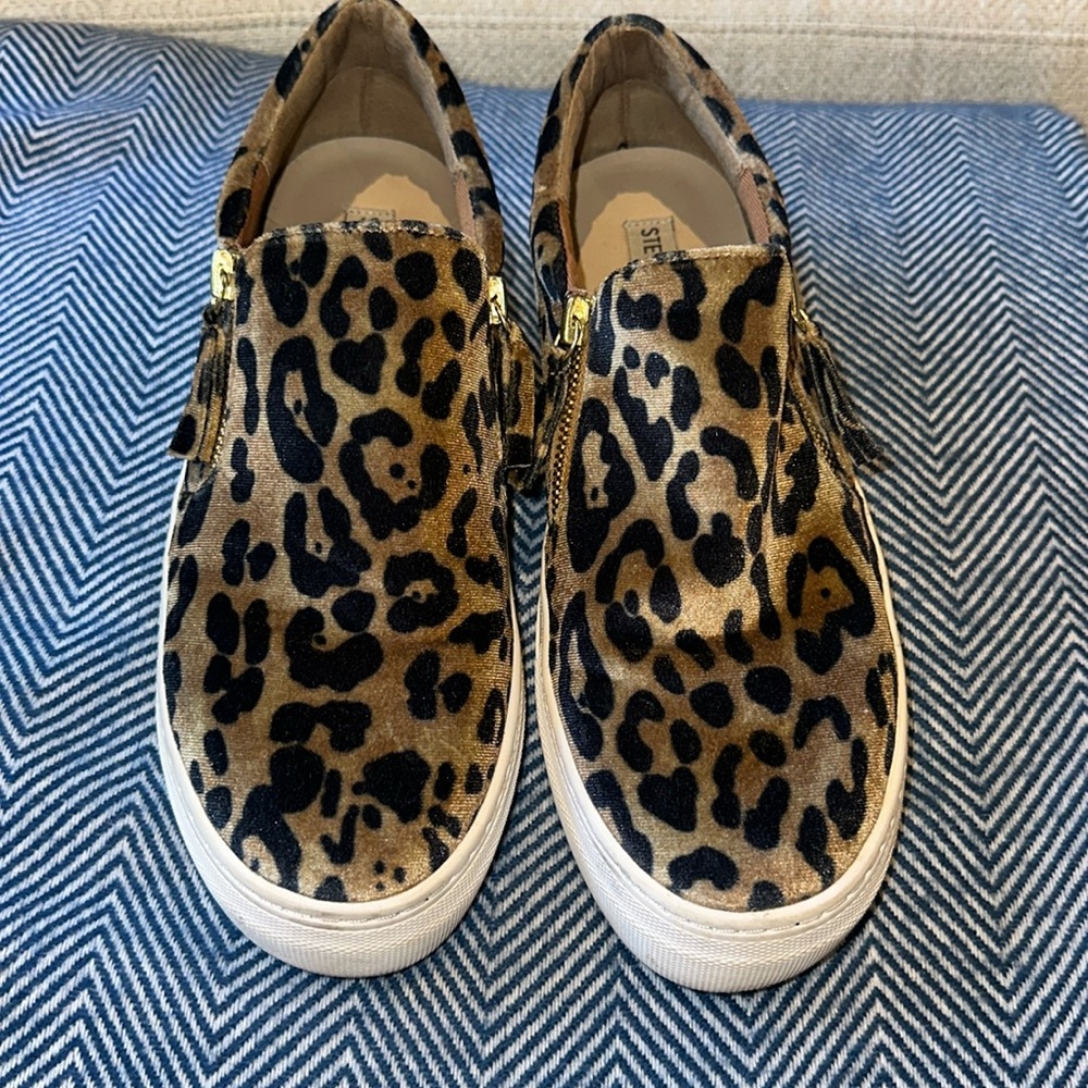 Steve Madden Leopard slip on sneakers